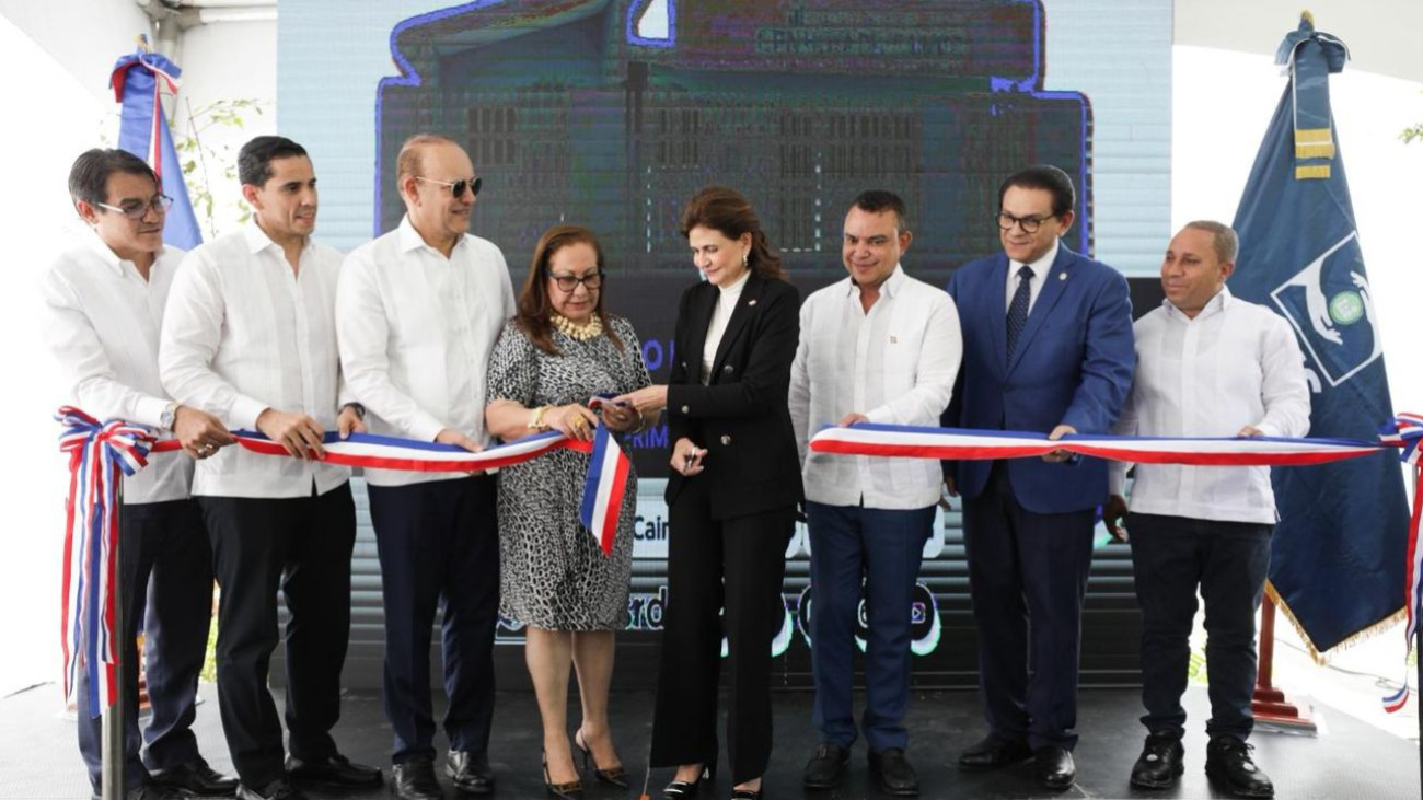 Vicepresidenta Raquel Peña entrega dos centros de salud en Santiago y La Vega; deja iniciados los trabajos del hospital de Pantoja